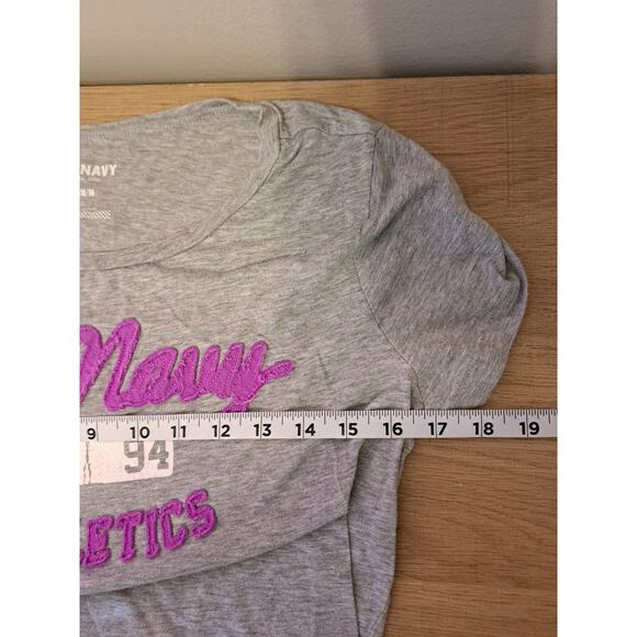 Old Navy Grey T-shirt Purple Embroidered Sz M - Picture 5 of 5